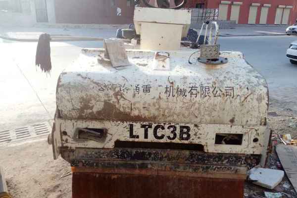 山西出售转让二手4300小时2011年洛阳路通LTC3双钢轮压路机