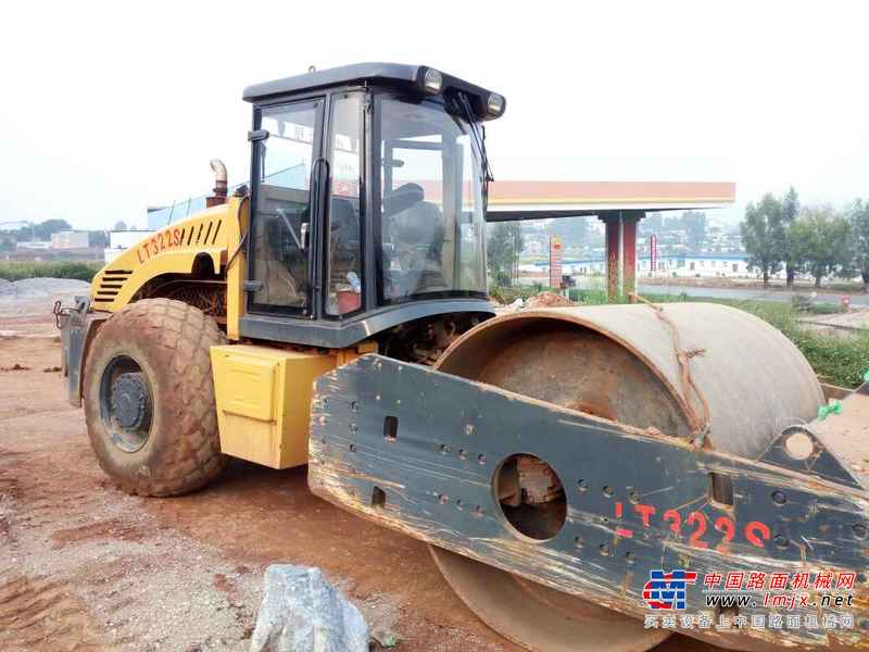 云南出售转让二手3000小时2009年洛阳路通LT322S单钢轮压路机
