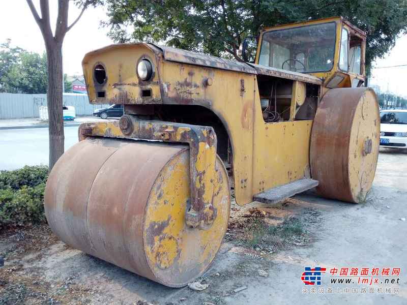 山西出售转让二手8900小时2003年洛阳路通YZ18F三轮压路机