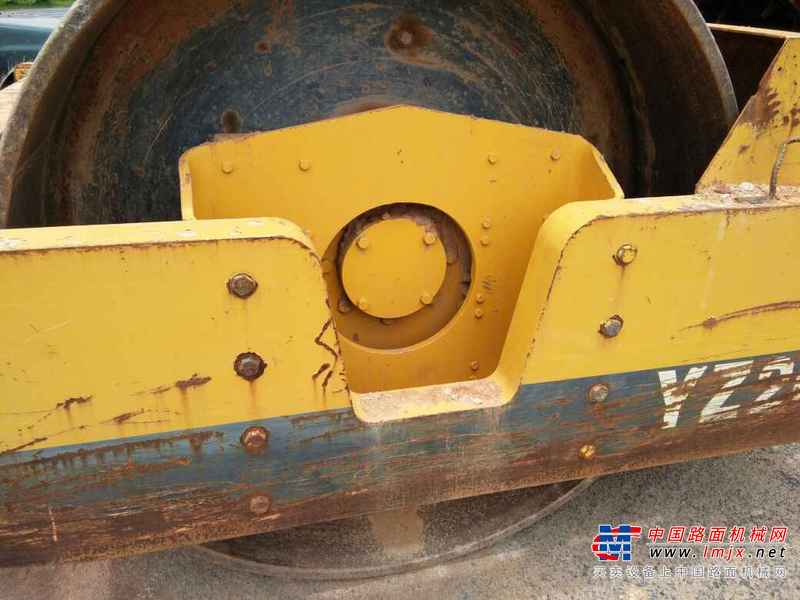 江西出售转让二手6800小时2006年厦工三明XG6224M轮胎压路机
