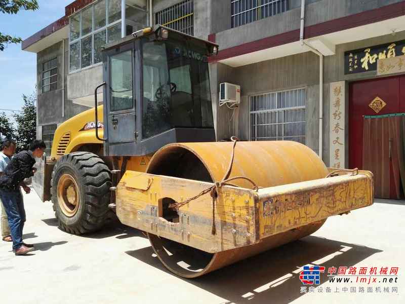 陕西出售转让二手5000小时2010年徐工XS222J单钢轮压路机