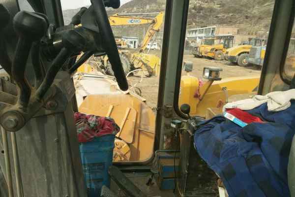 陕西出售转让二手7500小时2009年鼎盛天工PY180M平地机