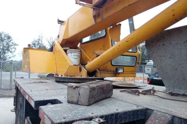 山西出售转让二手3000小时2009年东岳重工QY12C汽车起重机