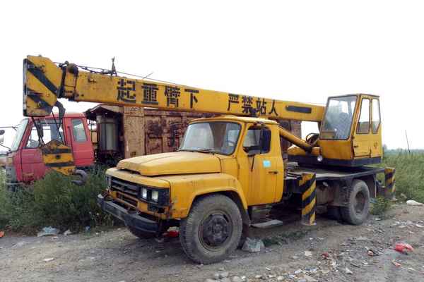 山西出售转让二手9000小时2003年长江QY8汽车起重机