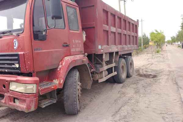 内蒙古出售转让二手2010年中国重汽豪沃ZZ3257M2941自卸车