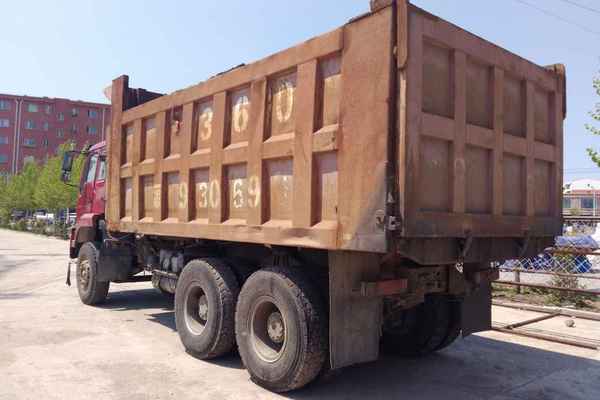 内蒙古出售转让二手2010年中国重汽豪沃ZZ3257M2941自卸车