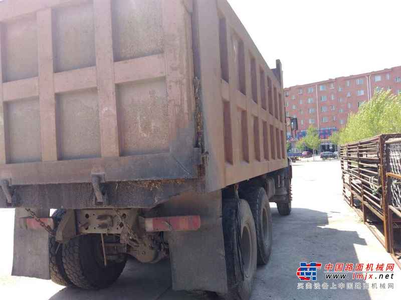 内蒙古出售转让二手2010年中国重汽豪沃ZZ3257M2941自卸车
