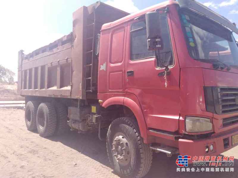 内蒙古出售转让二手2010年中国重汽豪沃ZZ3257M2941自卸车