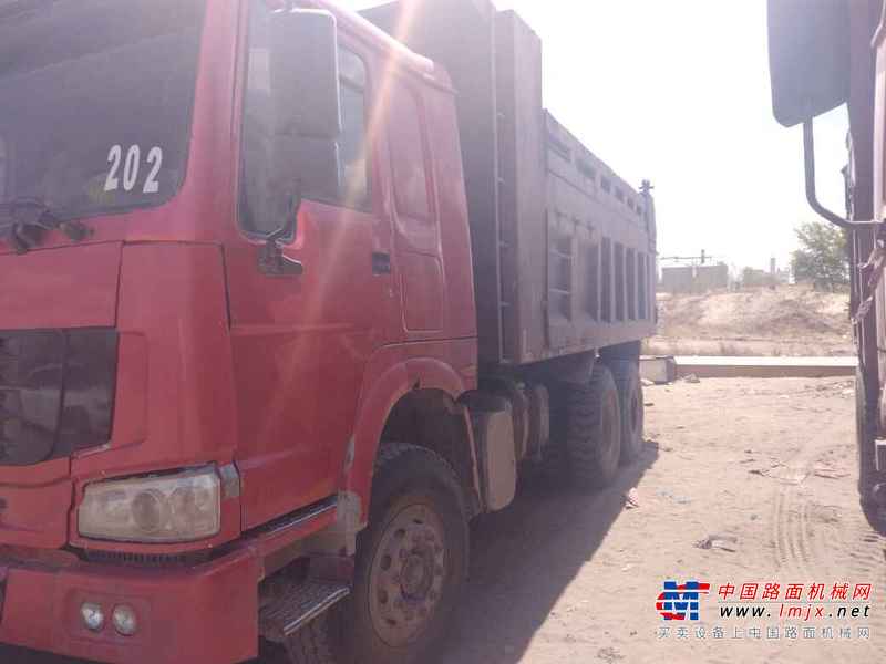 内蒙古出售转让二手2010年中国重汽豪沃ZZ3257M2941自卸车