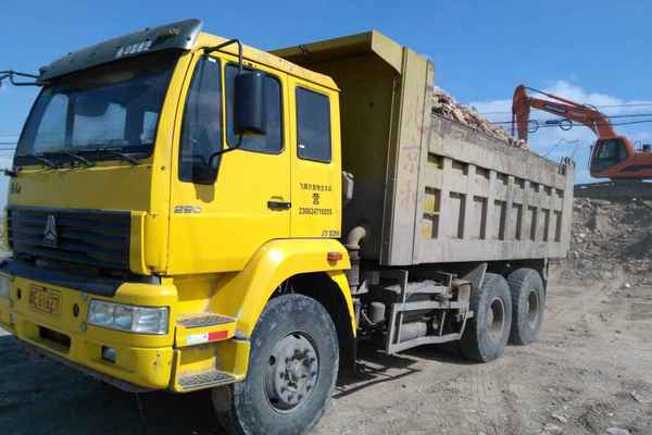 黑龙江出售转让二手2010年中国重汽金王子ZZ3251N4041D1自卸车
