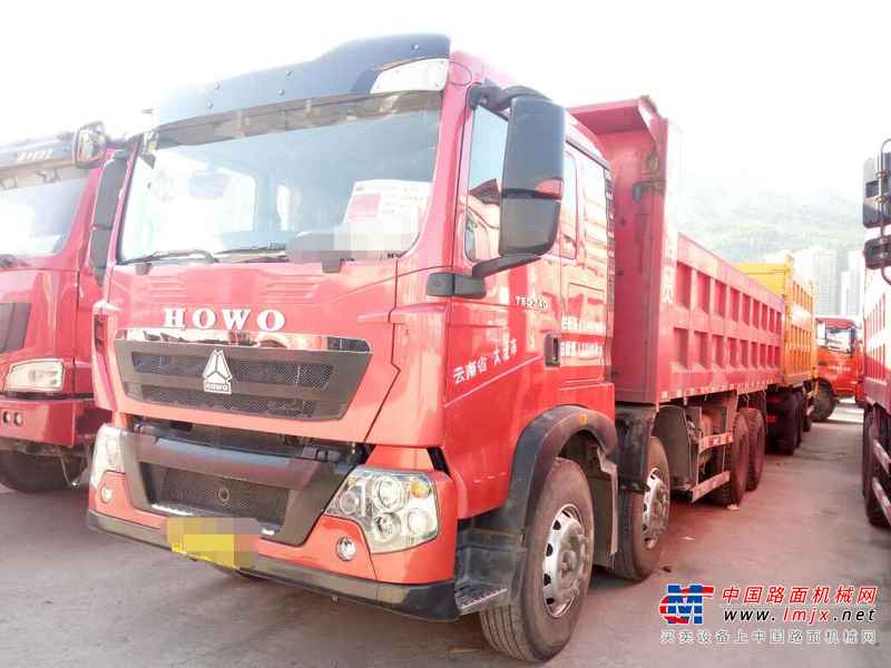 云南出售转让二手2015年中国重汽豪泺ZZ3257N3847C自卸车
