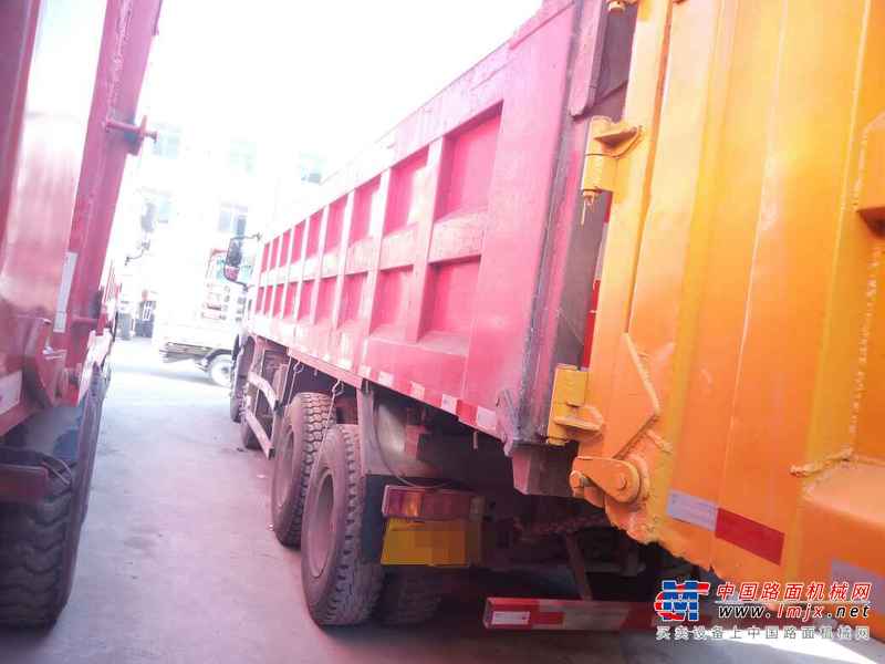 云南出售转让二手2015年中国重汽豪泺ZZ3257N3847C自卸车
