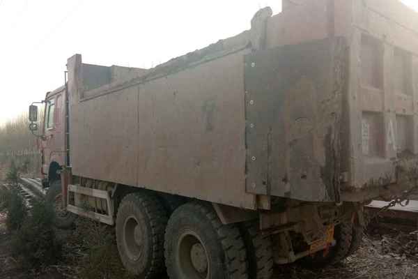 山东出售转让二手2015年中国重汽豪沃ZZ3257M2941自卸车
