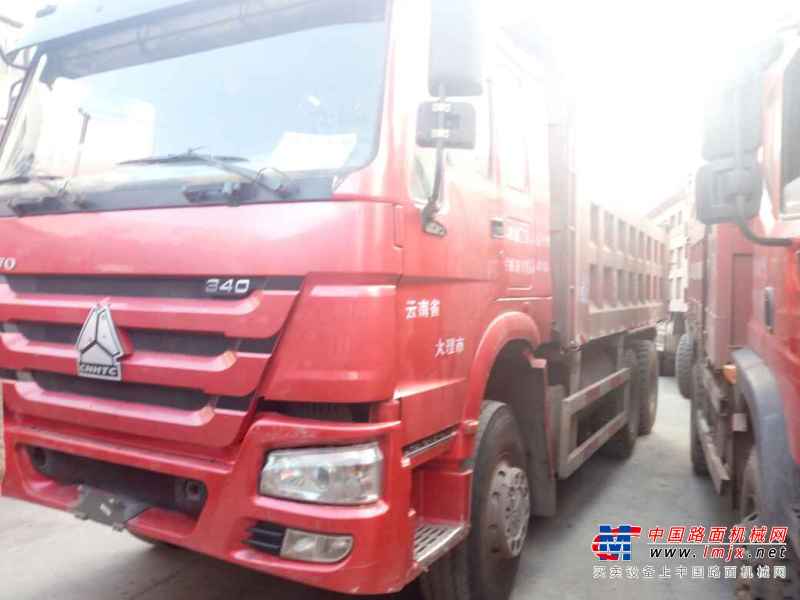 云南出售转让二手2014年中国重汽豪泺ZZ3257N3847C自卸车