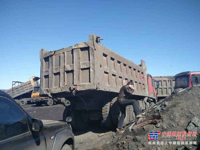 山西出售转让二手2011年解放3250P66K2L2BT1A2E自卸车