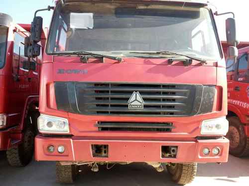 云南出售转让二手2014年中国重汽豪泺ZZ3317N3568W自卸车