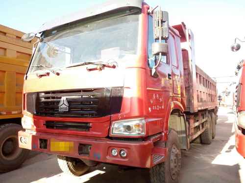 云南出售转让二手2014年中国重汽豪泺ZZ3257N3648W自卸车