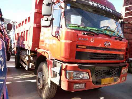 云南出售转让二手2014年联合卡车SQR3251D6T4自卸车