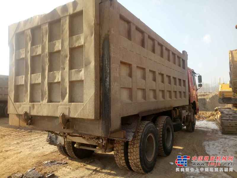 内蒙古出售转让二手2012年中国重汽豪沃ZZ3257N3847D1自卸车