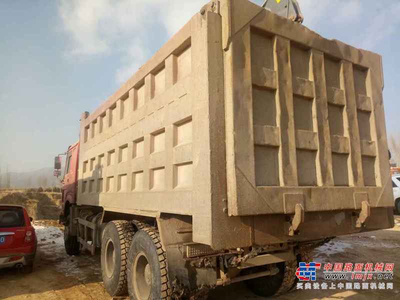 内蒙古出售转让二手2012年中国重汽豪沃ZZ3257N3847D1自卸车