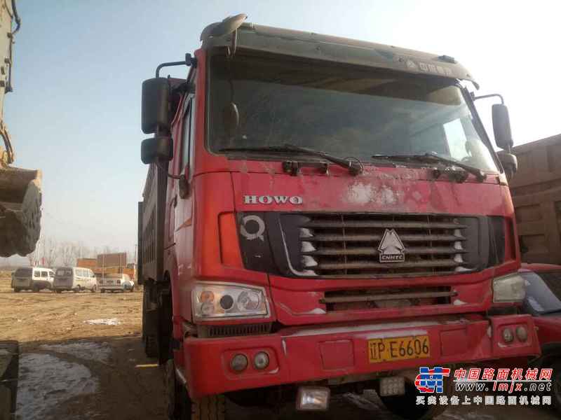 内蒙古出售转让二手2012年中国重汽豪沃ZZ3257N3847D1自卸车