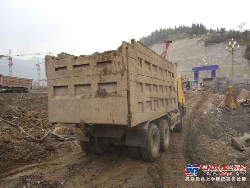 贵州出售转让二手2014年陕汽德龙SX3255BR384自卸车