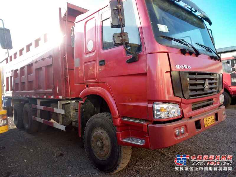 云南出售转让二手2011年中国重汽豪沃ZZ3257N3847D1自卸车