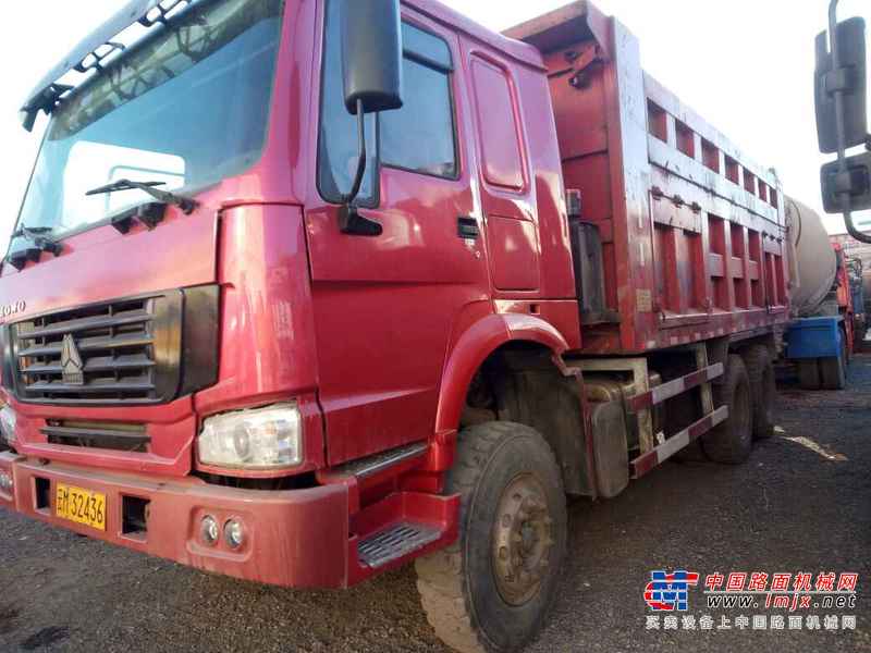 云南出售转让二手2011年中国重汽豪沃ZZ3257N3847D1自卸车