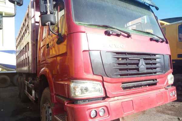云南出售转让二手2012年中国重汽豪泺ZZ3257N3847C自卸车