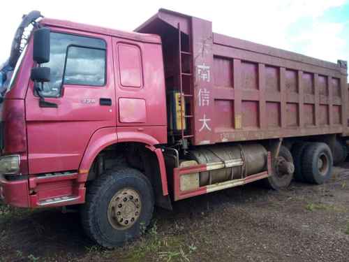 云南出售转让二手2013年中国重汽豪泺ZZ3257N3847C自卸车