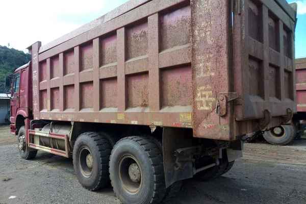 云南出售转让二手2013年中国重汽豪泺ZZ3257N3847C自卸车