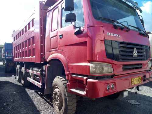 云南出售转让二手2013年中国重汽豪沃ZZ3257N3847D1自卸车
