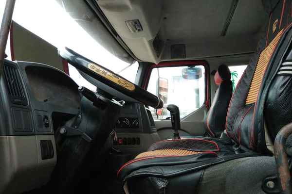 云南出售转让二手2013年中国重汽ZZ3317N3567C1自卸车