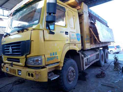 云南出售转让二手2010年中国重汽豪沃ZZ3257N3847D1自卸车