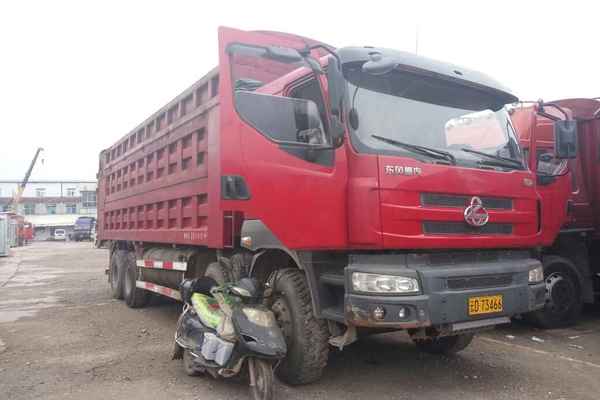 云南出售转让二手2014年东风柳汽乘龙LZ3310PEF自卸车