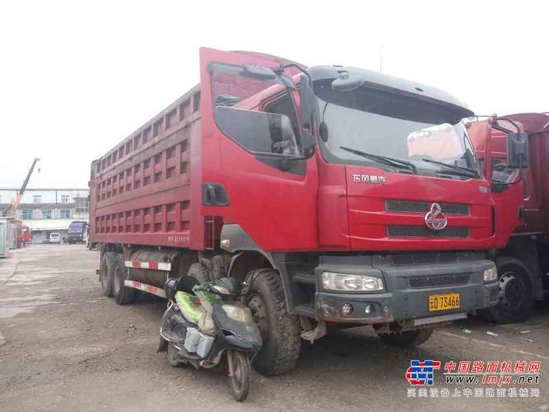云南出售转让二手2014年东风柳汽乘龙LZ3310PEF自卸车