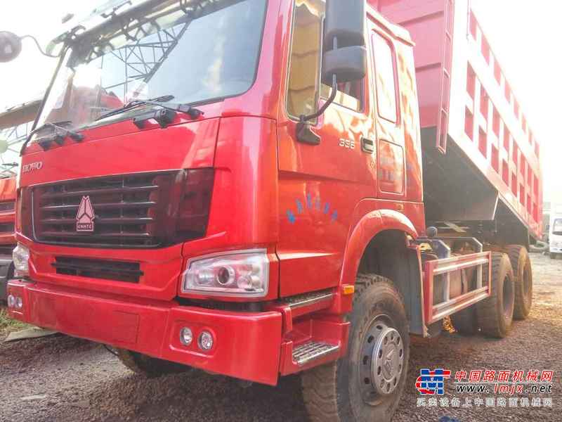 云南出售转让二手2014年中国重汽豪沃ZZ3257N3847D1N7WA自卸车