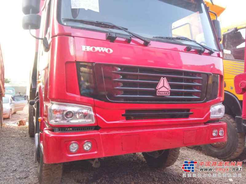 云南出售转让二手2014年中国重汽豪沃ZZ3257N3847D1N7WA自卸车