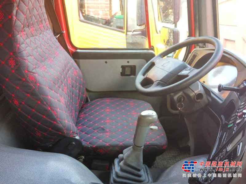 云南出售转让二手2014年中国重汽豪沃ZZ3257N3847D1N7WA自卸车
