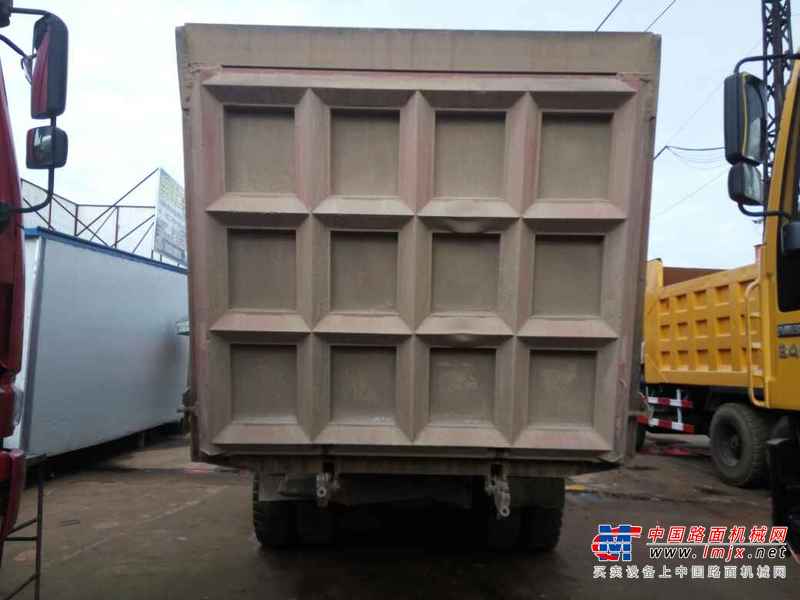 云南出售转让二手2014年中国重汽豪泺ZZ3257N3847C自卸车