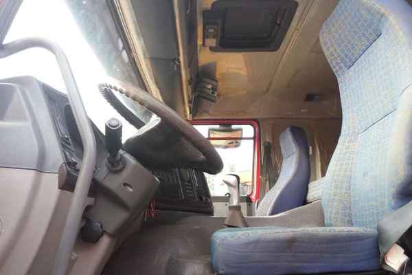 云南出售转让二手2014年中国重汽豪沃ZZ3257N3847D1自卸车