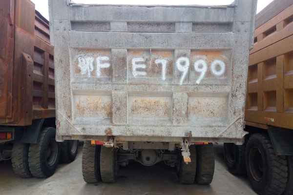 云南出售转让二手2013年中国重汽豪沃ZZ3257N3847D1自卸车