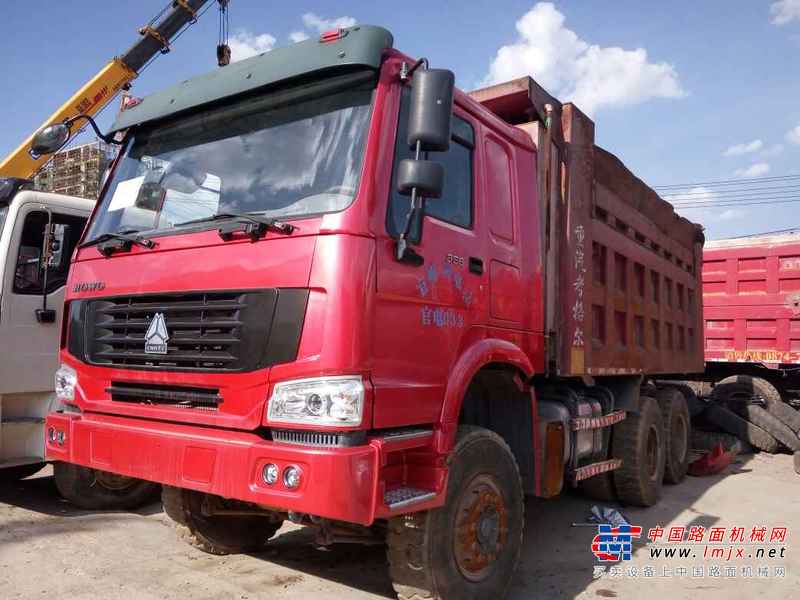 云南出售转让二手2013年中国重汽豪沃ZZ3257M2941自卸车