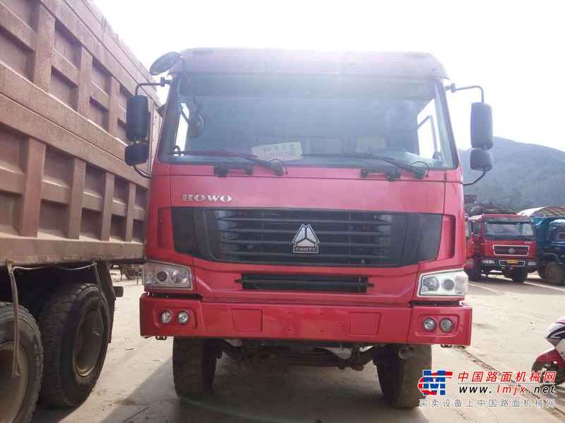 云南出售转让二手2013年中国重汽豪沃ZZ3257M2941自卸车