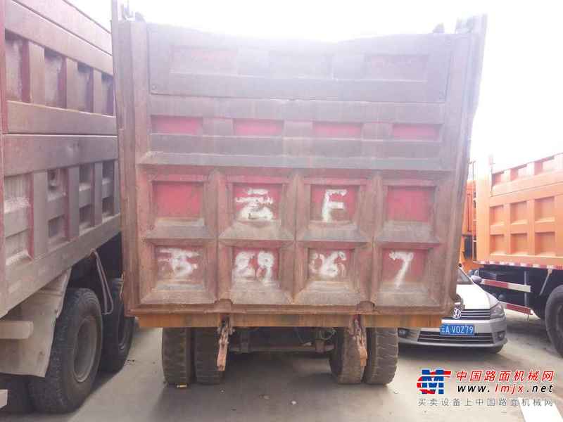 云南出售转让二手2014年中国重汽豪沃ZZ5437N466741自卸车