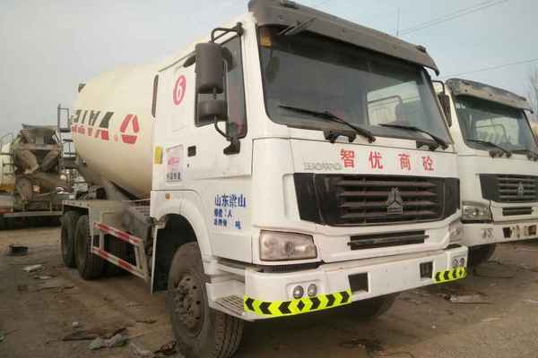 山东出售转让二手2011年中国重汽ZZ1257N4048W搅拌运输车