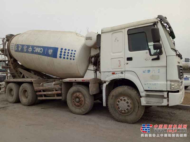 山东出售转让二手2010年中国重汽豪沃ZZ5253GJBN4241C1搅拌运输车