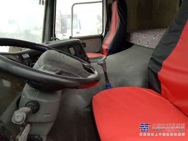 山东出售转让二手2010年中国重汽豪沃ZZ5253GJBN4241C1搅拌运输车