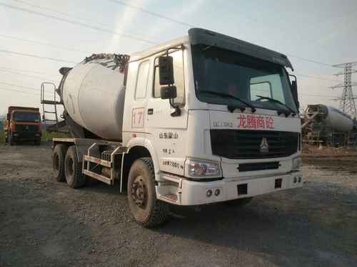 山东出售转让二手2011年中国重汽ZZ1257N4048W搅拌运输车