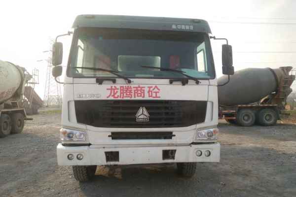山东出售转让二手2011年中国重汽ZZ1257N4048W搅拌运输车